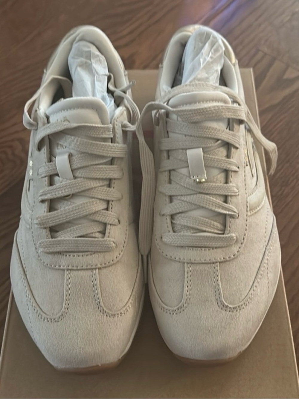 Ryka Era Terrataupe Athletic Shoe Cream with gold rim in back sz 7 New in Box